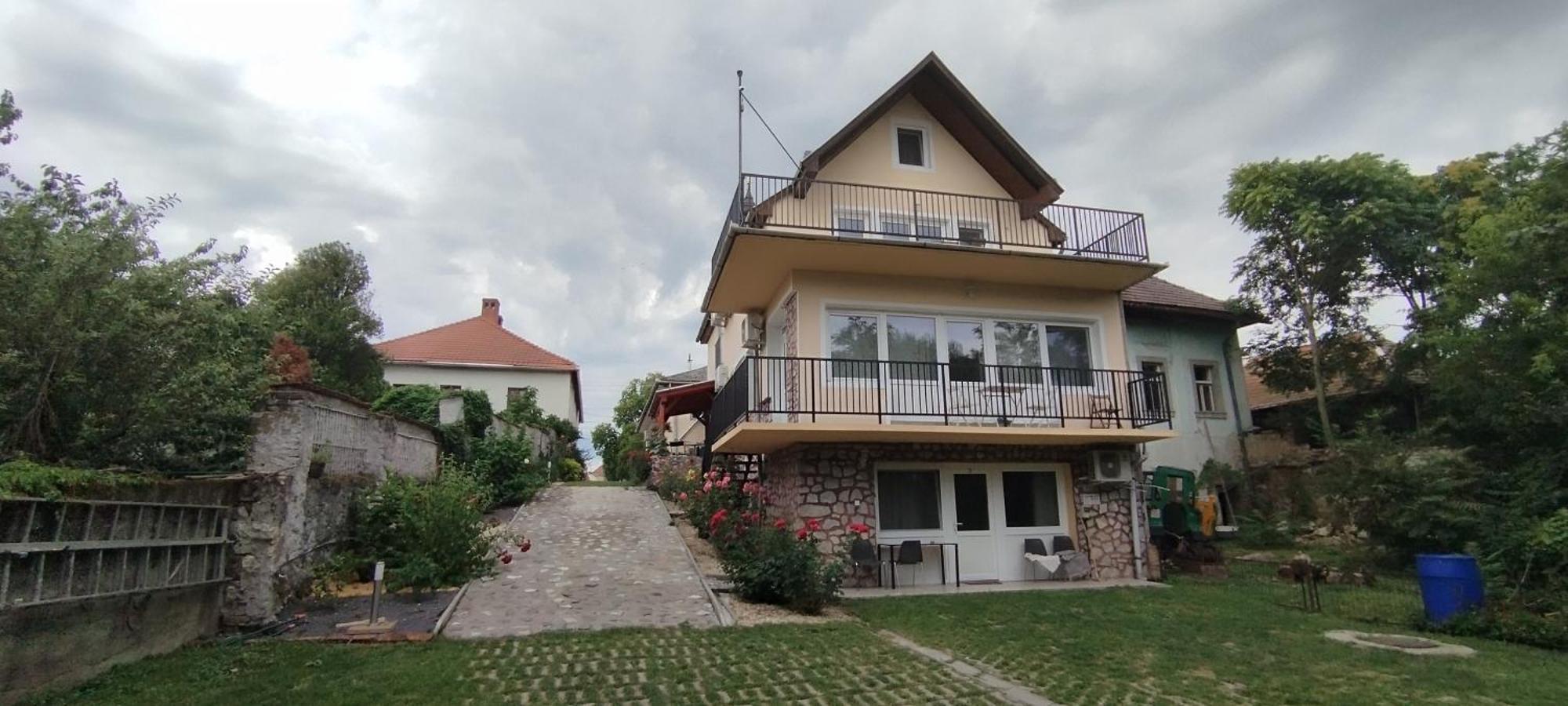 Gecse-Villa Шарошпатак Экстерьер фото